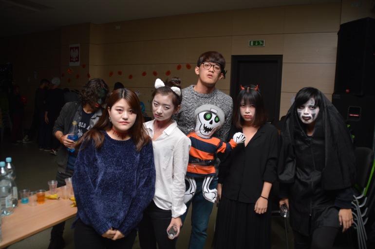 Zdjęcie nagłówkowe otwierające podstronę: Halloween with International Students