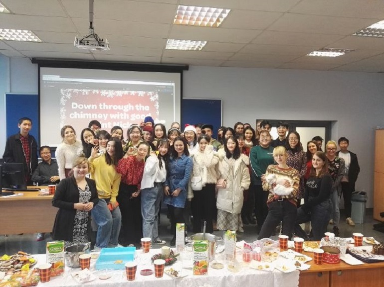Zdjęcie nagłówkowe otwierające podstronę: Polish Christmas and Chinese Students
