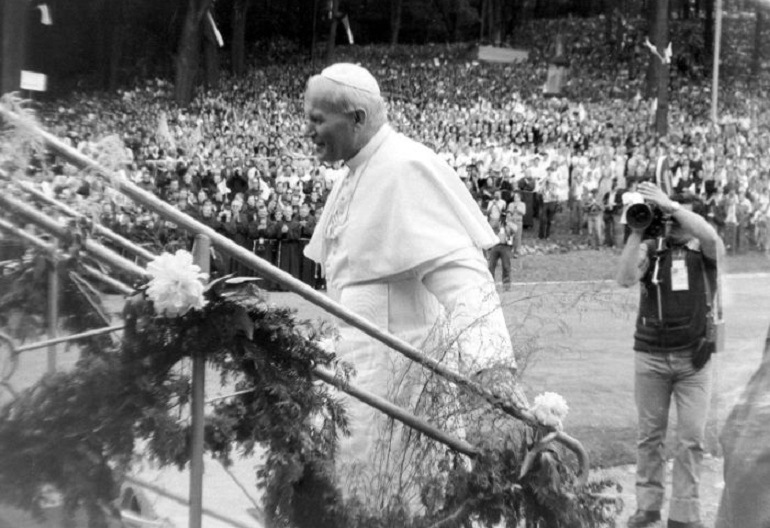 Przeniesienie do informacji o tytule: Wystawa poświęcona papieżowi Janowi Pawłowi II