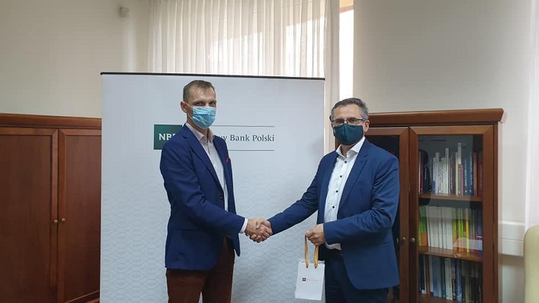 Zdjęcie nagłówkowe otwierające podstronę: WNoPiKS podpisał umowę z Narodowym Bankiem Polskim