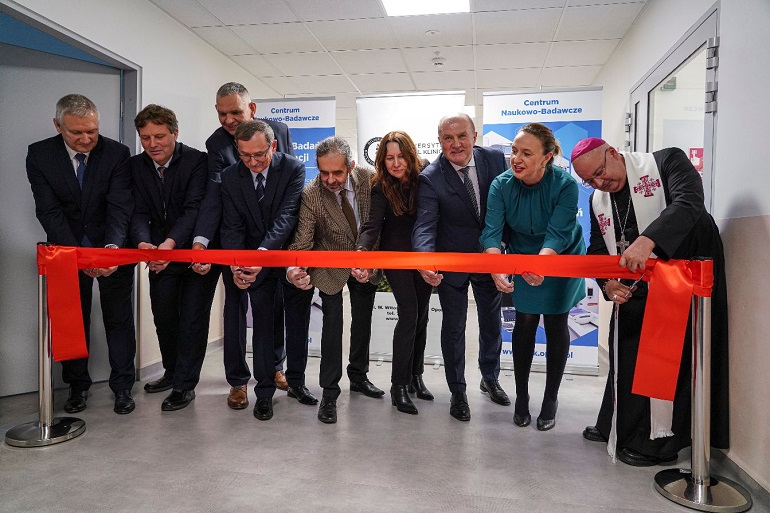 Zdjęcie nagłówkowe otwierające podstronę: Science and Research Centre at UH officially opened