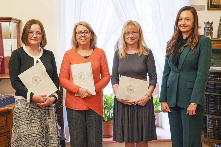 Zdjęcie nagłówkowe otwierające podstronę: Institute of Linguistics signed a cooperation agreement with Opole Silesia Museum 