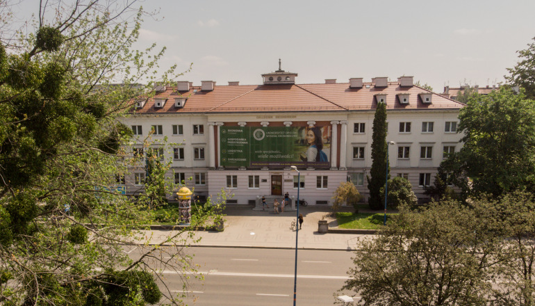 Zdjęcie nagłówkowe otwierające podstronę: Współczesne zagadnienia dotyczące rozwoju kapitału ludzkiego