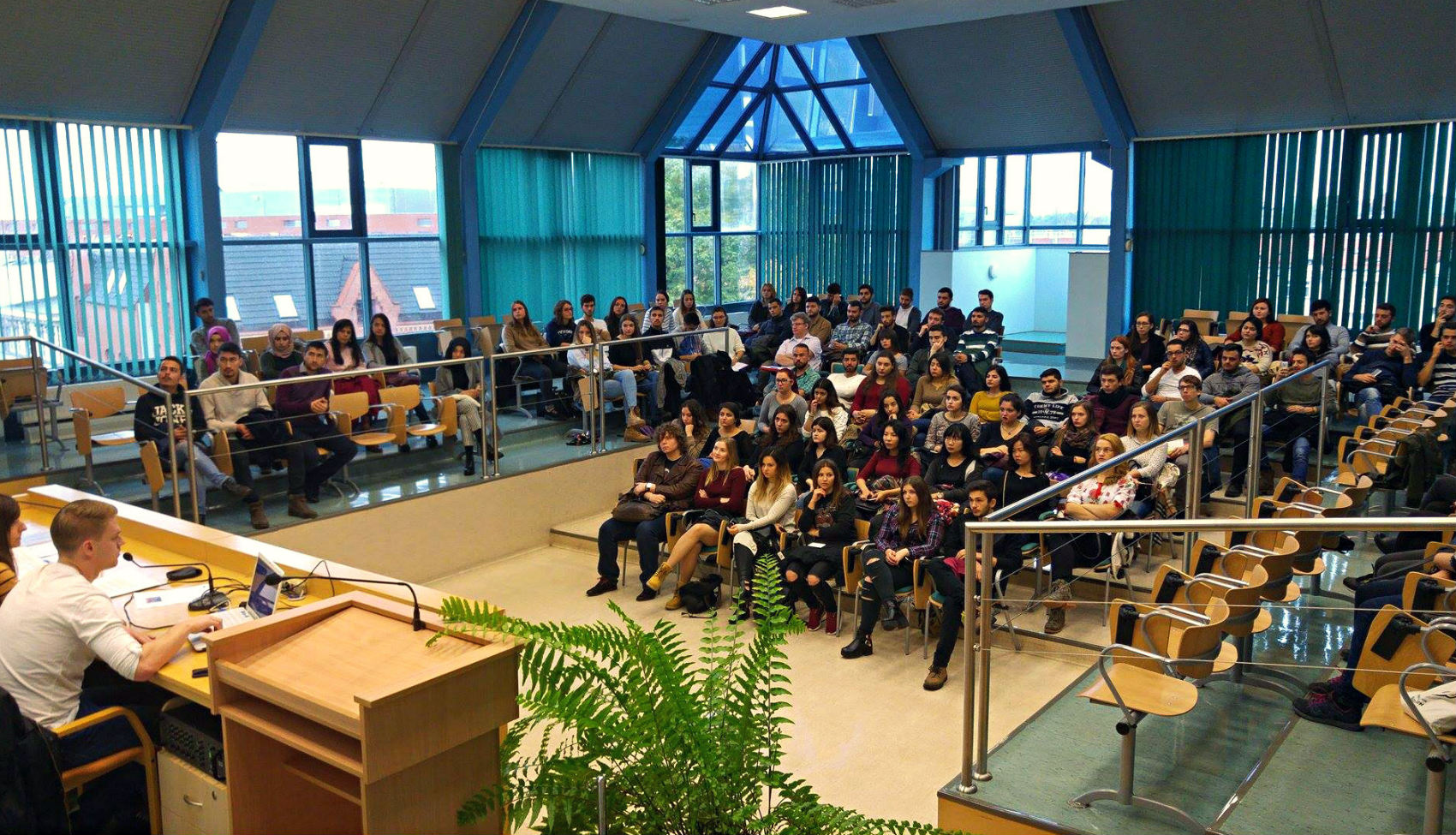 120 students (from, among others, Spain, Italy, Greece, Taiwan, Georgia, Turkey,  Montenegro) arrived at the University of Opole to study in the new academic year under the EU Erasmus Plus Programme. We bid you all a warm welcome!