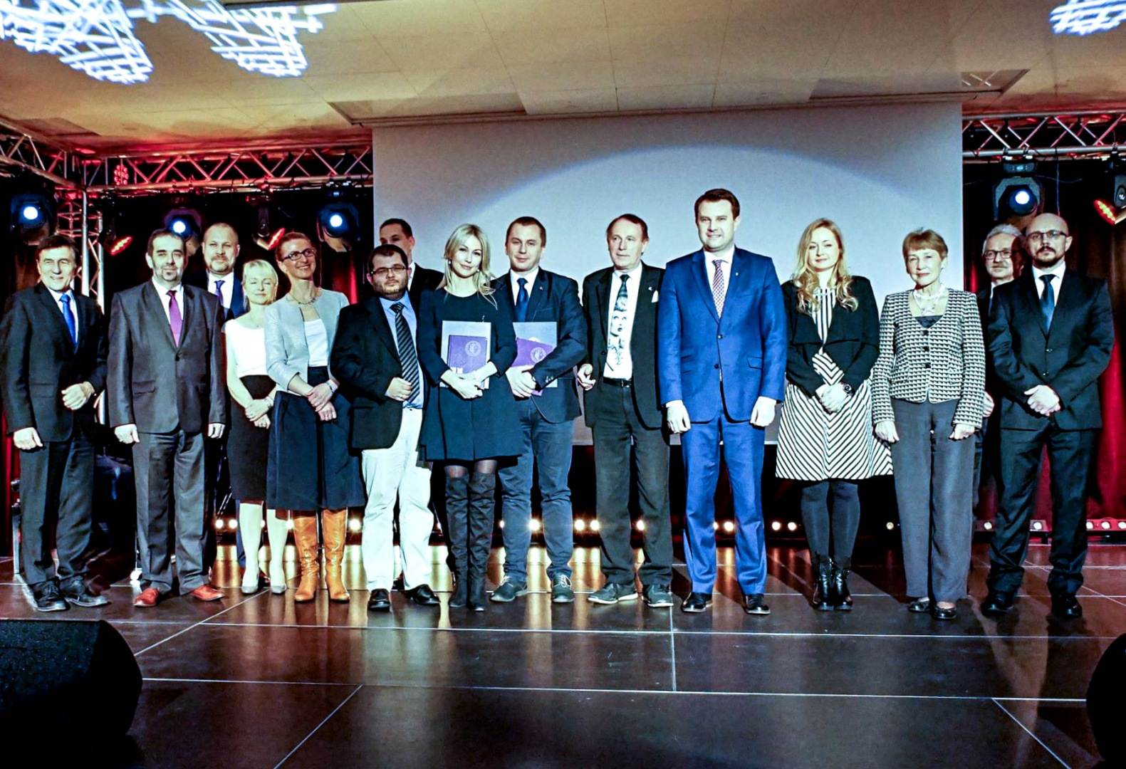 Na gali 20-lecia Wydziału Historyczno-Pedagogicznego UO nagrodzono wybitnych absolwentów