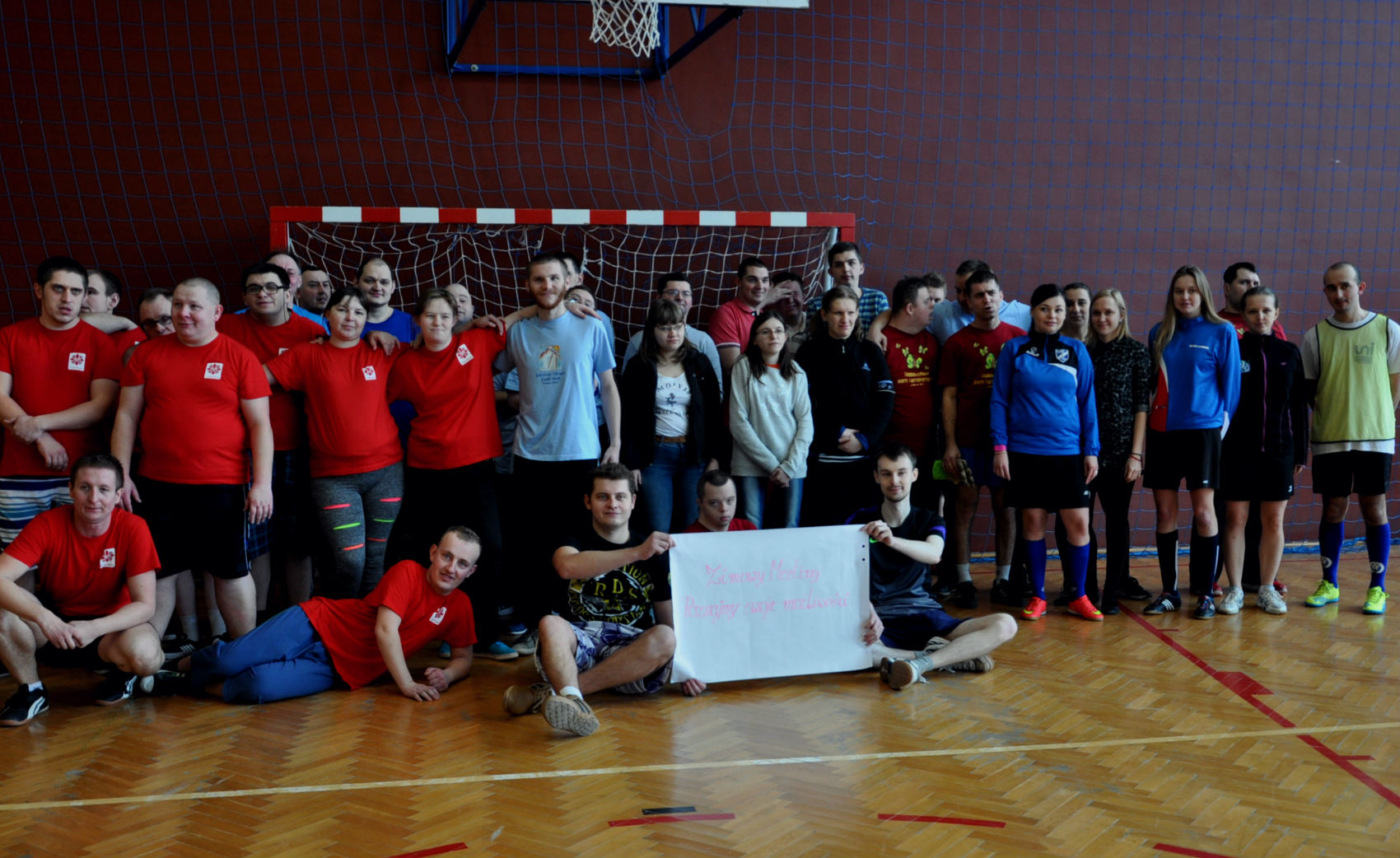 „Zimowy Meeting Piłkarski: Poznajmy swoje możliwości!” dla osób niepełnosprawnych z Opolszczyzny zorganizowany w hali seminarium duchownego w Opolu przez Koło Naukowe Pedagogów