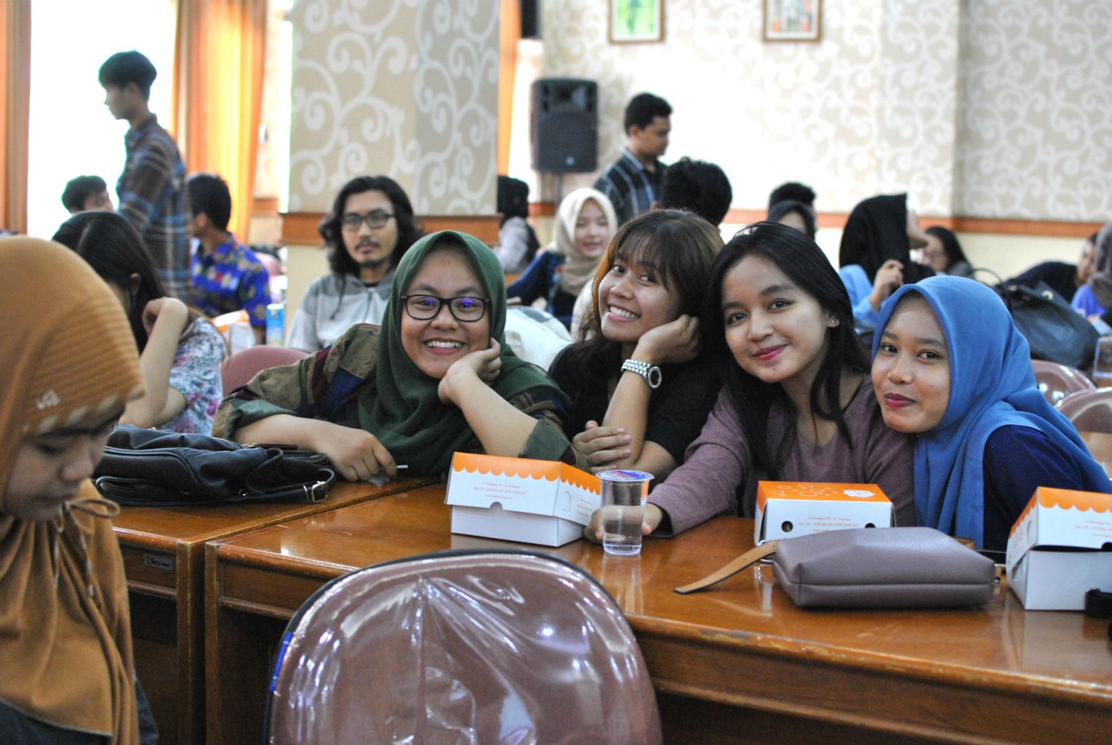 Uniwersytet Airlangga w Surabai, Indonezja. Trwa spotkanie na temat możliwości studiowania na Uniwersytecie Opolskim, prowadzone przez dra Michała Wanke