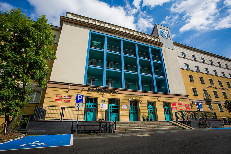 Cyberprzestępczość wobec seniorów i młodzieży. 25 listopada konferencja o tym, jak się bronić