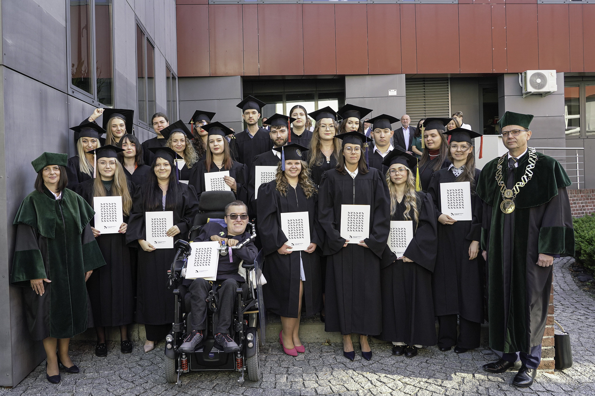 Listy gratulacyjne i „Opolski Margiel”. WPT już po dyplomatorium