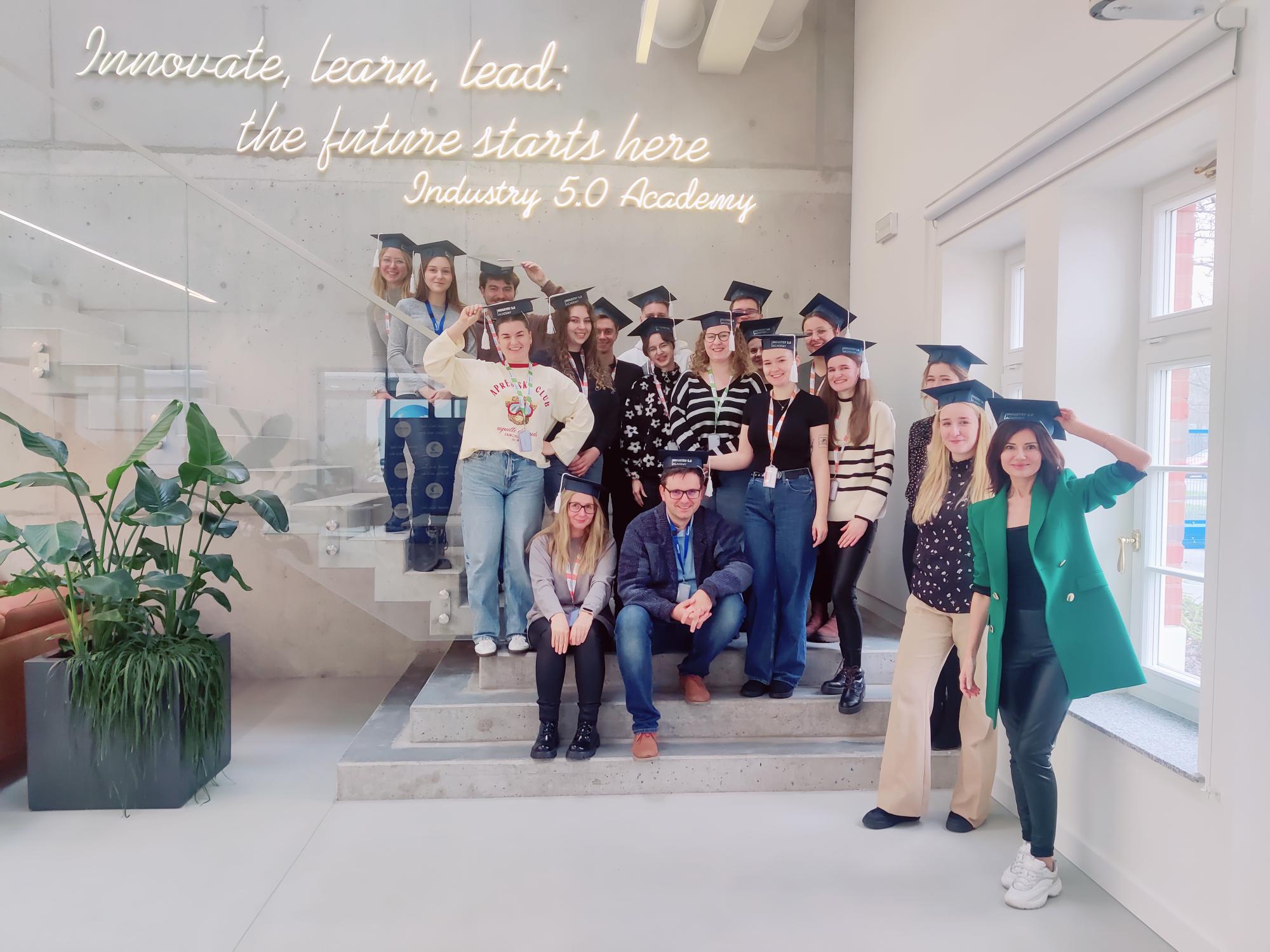 Studenci farmacji na wizycie studyjnej w zakładach Nutricia (1)