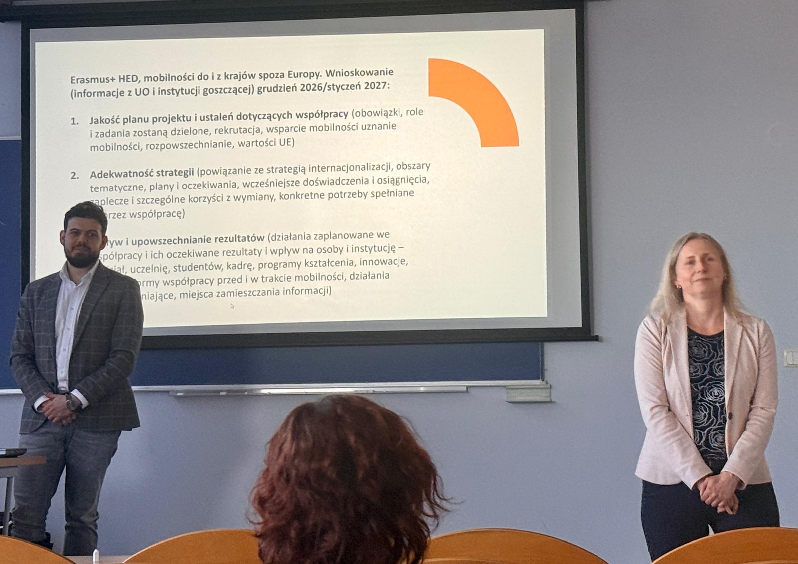 Otwarte Seminarium Językoznawcze: Studying media and technology in a rapidly changing environment